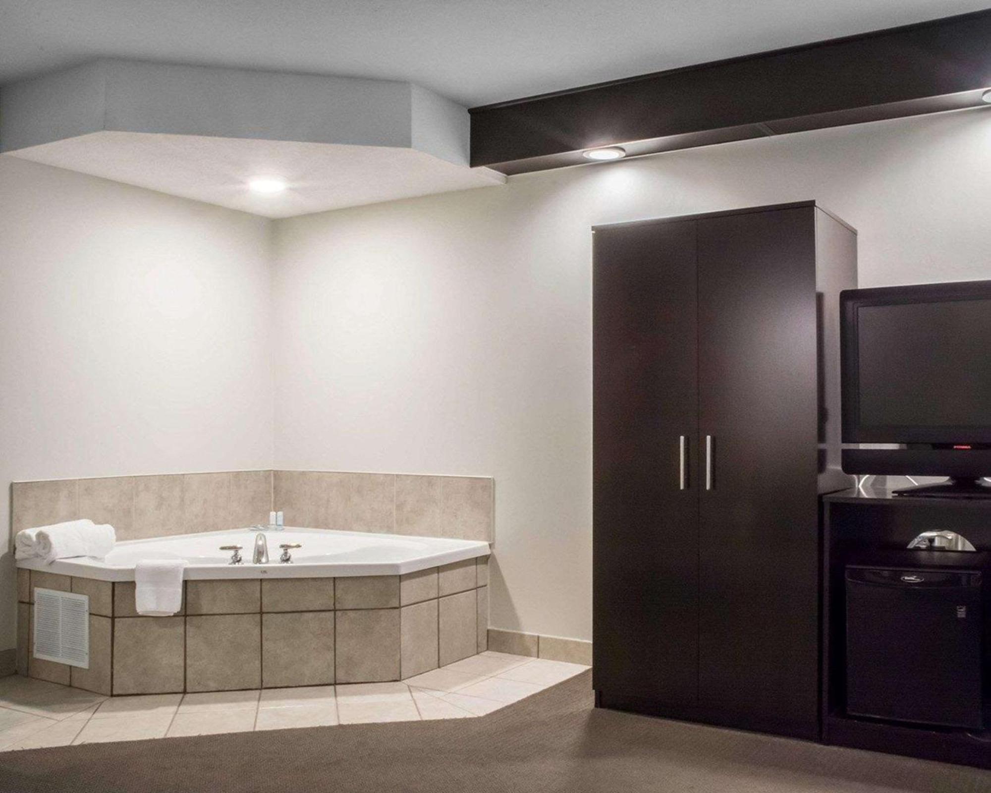 Sleep Inn Брейсбридж Экстерьер фото