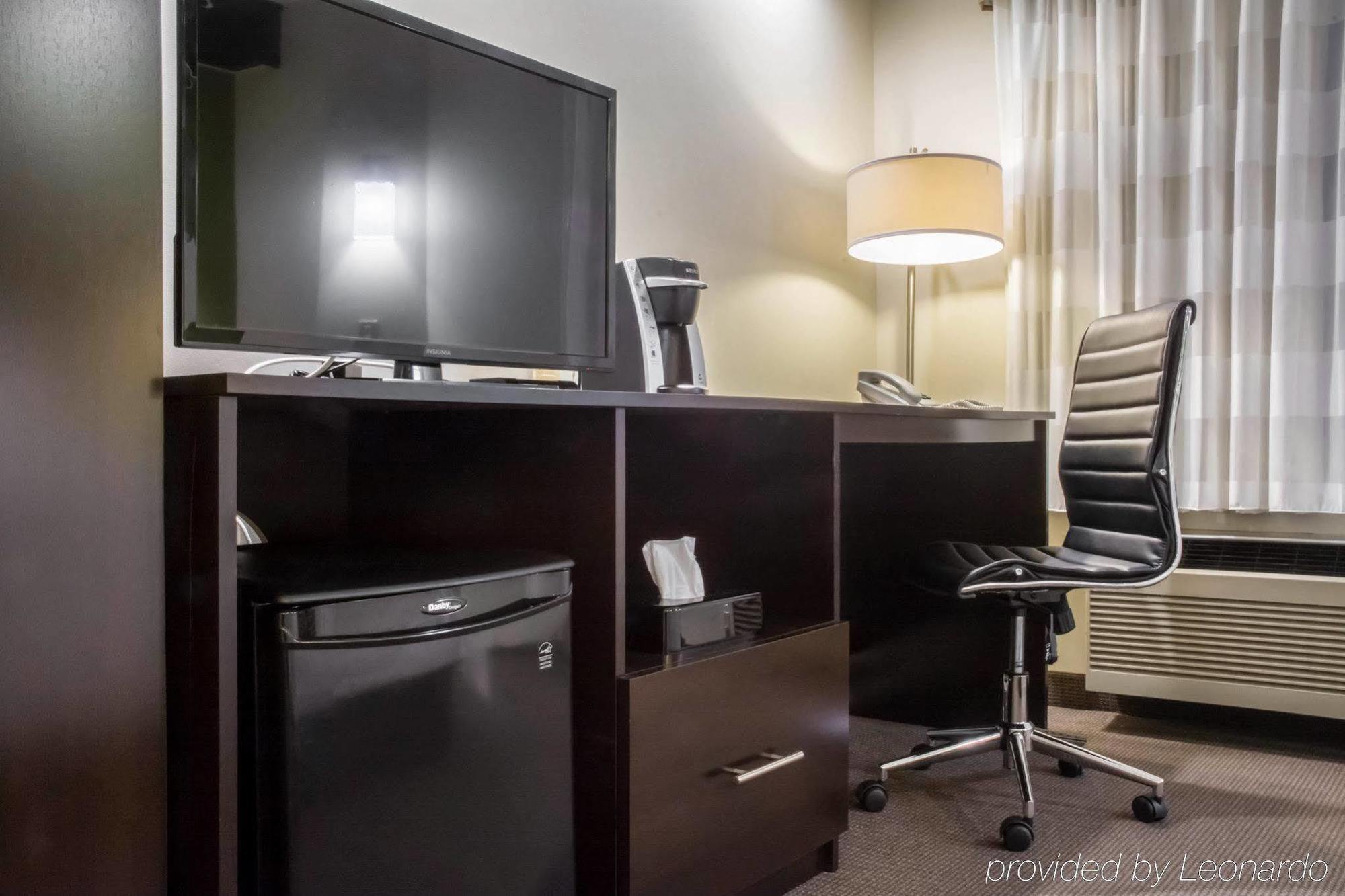 Sleep Inn Брейсбридж Экстерьер фото
